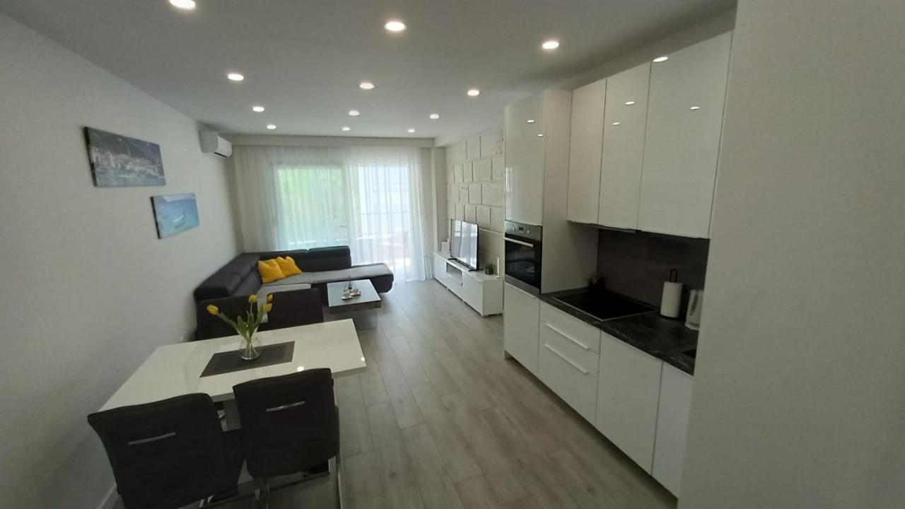 Lux Apartman Antonija ماكارسكا المظهر الخارجي الصورة